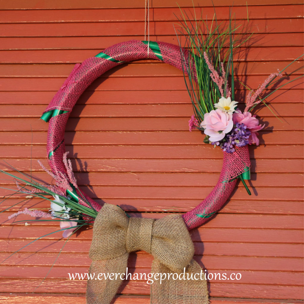 How to Make an Upcycled Wreath Hose