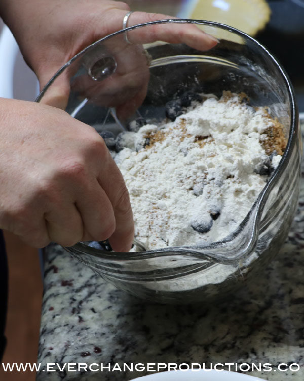 Cut butter into cubes. Add oats and remaining flour, sugar and salt.